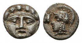 Pisidia, Selge AR Obol. Circa 350-300 BC. 0.89.gr. 9.3mm.
Facing Gorgoneion / Helmeted head of Athena left