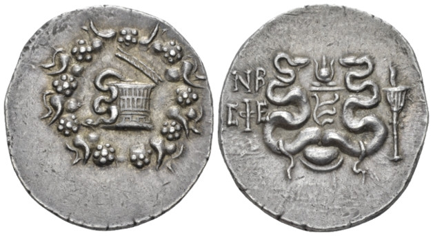 Ionia, Ephesus Cistophoric Tetradrachm circa 83-82 (year 52), AR 28.30 mm., 12.7...