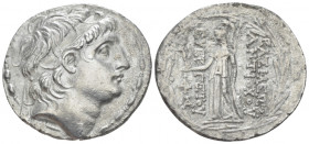 The Seleucid Kings, Antiochus VII Evergetes, 138-129 Antioch on the Orontes Tetradrachm circa 138-129, AR 31.00 mm., 14.90 g.
Diademed head r. Rev. A...