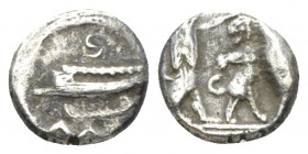 Samaria, - Obol circa 375-333, AR 14.00 mm., 0.78 g.
Phoenician galley l.; &#67841; ('b' in Phoenician) above, waves below. Rev. Persian king or hero...