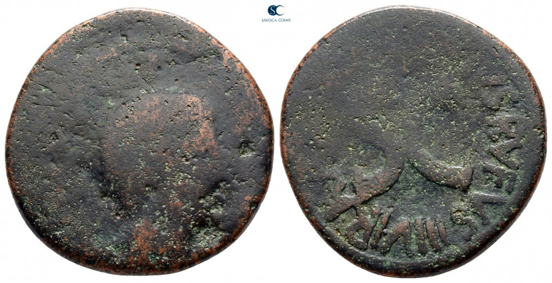 Augustus 27 BC-AD 14. Rome
As Æ

23 mm, 10,03 g



fine