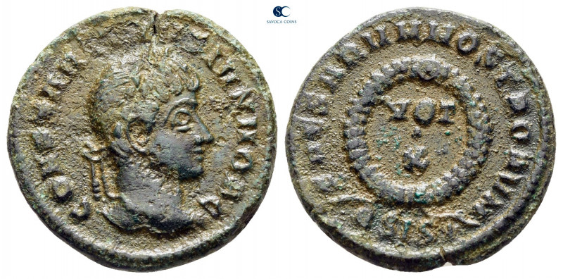 Constantine II, as Caesar AD 317-337. Siscia
Follis Æ

18 mm, 2,96 g



n...