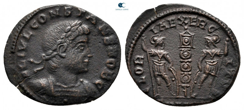 Constans AD 337-350. 
Follis Æ

17 mm, 1,42 g



very fine