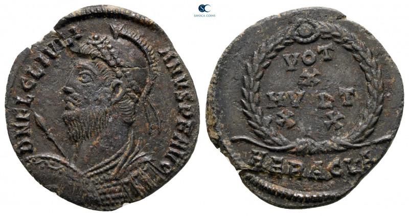 Julian II Apostate AD 360-363. Heraclea
Follis Æ

18 mm, 2,26 g



nearly...