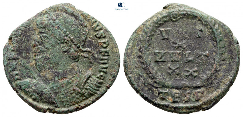 Julian II Apostate AD 360-363. Thessaloniki
Follis Æ

18 mm, 2,94 g



ne...