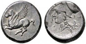 Griechische Münzen 
 Korinthia 
 Korinthos. Stater 375-300 v. Chr. Pegasus nach links fliegend, darunter Koppa / Kopf der Athena mit korinthischem H...