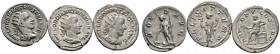 Römische Münzen 
 Kaiserzeit 
 Gordianus III. 238-244 
 Lot (3 Stücke): Antoniniane -Rom-. Drapierte Panzerbüste mit Strahlenkrone nach rechts / Ap...