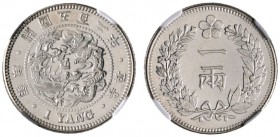 Ausländische Münzen und Medaillen 
 Korea 
 Königreich. 1 Yang Kae-kuk 502 (1893). Slapped von NGC (UNC DETAILS, surface hairlines). Jac.-Verm. AB 1...
