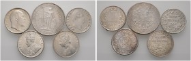 Lots ausländischer Münzen und Medaillen 
 5 Stücke: BRITISCH-INDIEN . Rupee 1835, 1905 (Henkelspur?), 1916 und 1892 (BIKANIR) sowie Tradedollar 1902 ...
