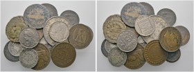Lots ausländischer Münzen und Medaillen 
 52 Stücke: FRANKREICH . Diverse Stücke aus dem Zeitraum 18. Jh. bis 1904, zumeist Kupfer, einige Silber. sc...