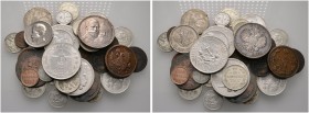Lots ausländischer Münzen und Medaillen 
 Über 35 Stücke: RUSSLAND/CCCP . Dabei Romanoff-Rubel 1913, Rubel 1921 und 1924, 50 Kopeken 1912, 1913, 1921...