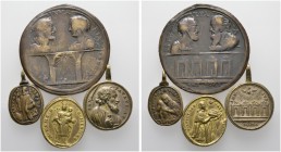 Lots ausländischer Münzen und Medaillen 
 Medaillen. 12 Stücke: ITALIEN , zumeist tragbare Wallfahrtsmedaillen 17./18. Jh. in geprägter und gegossene...