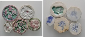 Lots ausländischer Münzen und Medaillen 
 21 Stücke: THAILAND/SIAM . Porzellangeld (Marken) aus Spielhäusern und Bordellen aus dem Zeitraum Ende 18. ...
