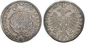Altdeutsche Münzen und Medaillen 
 Augsburg, Stadt 
 1/2 Taler 1629. Von Sonne bestrahlter Stadtpyr zwischen Palm- und Lorbeerzweig, die oben von ei...