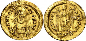 (450-457 d.C.). Marciano. Constantinopla. Sólido. (Spink 21379) (Ratto 213) (RIC. 510). Sirvió como joya. 4,26 g. (MBC+).