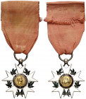 Francia. (1804). Primer Imperio. Orden de la Legión de Honor. Cruz de Caballero, del 1er tipo. En plata, oro y esmaltes. Con certificado de garantía d...
