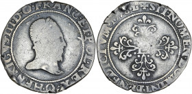 Henri III - 1/2 franc col plat 1578 O (Riom) 

Argent - 6,74 grs - 27 mm
Sb.4716
B

Rare ! 1 exemplaire signalé dans le Sombart. Nettoyé.
