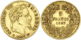 Napoléon III tête laurée - 5 francs 1867 BB (Strasbourg) 

Or - 1,60 grs - 17 mm
F.502-12 / G.1002
TTB+

Très bel exemplaire, quelques fines rayures....