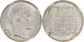 Turin - 10 francs 1939 
Coque GENI n° FRUDOI0XJQ

Argent - 10,00 grs - 28 mm
F.360-10 / G.801
SPL+ / GENI MS64

Monnaie gradée par GENI en MS64.