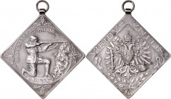 SHOOTING MEDAL KLIPPES AND HUNTING MEDALS&nbsp;
Ag klipa Záslužná pro mladé střelce, b. l., 23,86g, dobové ouško, 35 x 35 mm, Ag 900/1000, R. Neuberg...