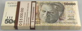 Brazil: Bundle with 100 pcs. 50 Cruzeiros Reais ND(1993) with running serial numbers, P.237 in aUNC/UNC condition. (100 pcs.)
