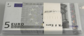 EURO: original bundle of 100 banknotes 5 Euro 2002 P. 8u, sign. Trichet, Plate code letter L, serial prefix U, all consecutive and in condition: UNC. ...