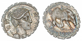 RÉPUBLIQUE ROMAINE
Hosidia, Caius Hosidius Geta. Denier serratus ND (68 av. J.-C.), Rome.
RRC.407/1 ; Argent - 3,88 g - 17,5 mm - 6 h 
Assez rare. ...