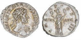 EMPIRE ROMAIN
Hadrien (117-138). Denier 119-122, Rome.
C.131 - RIC.115 ; Argent - 3,27 g - 18 mm - 6 h 
Avec l’Éternité tenant les têtes du Soleil ...