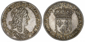 FRANCE / CAPÉTIENS
Louis XIII (1610-1643). Demi-écu, 1er poinçon de Warin 1642, A, Paris (rose).
G.49 ; Argent - 13,60 g - 33 mm - 6 h 
Différent r...
