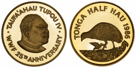TONGA
Taufaʻahau Tupou IV (1965-2006). 1/2 hau 1986.
Fr.33 ; Or - 10 g - 25 mm - 12 h 
Superbe à Fleur de coin.