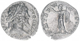 Septimius Severus 193-211
Römisches Reich - Kaiserzeit. Denar. P M TR P VI COS II P P
Rom
2,56g
Kampmann kennt nur V und VII
ss/vz