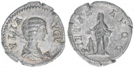 Julia Domna + 217, Gattin des Septimius Severus
Römisches Reich - Kaiserzeit. Denar. PIETAS AVGG
Rom
3,28g
RIC 572
vz