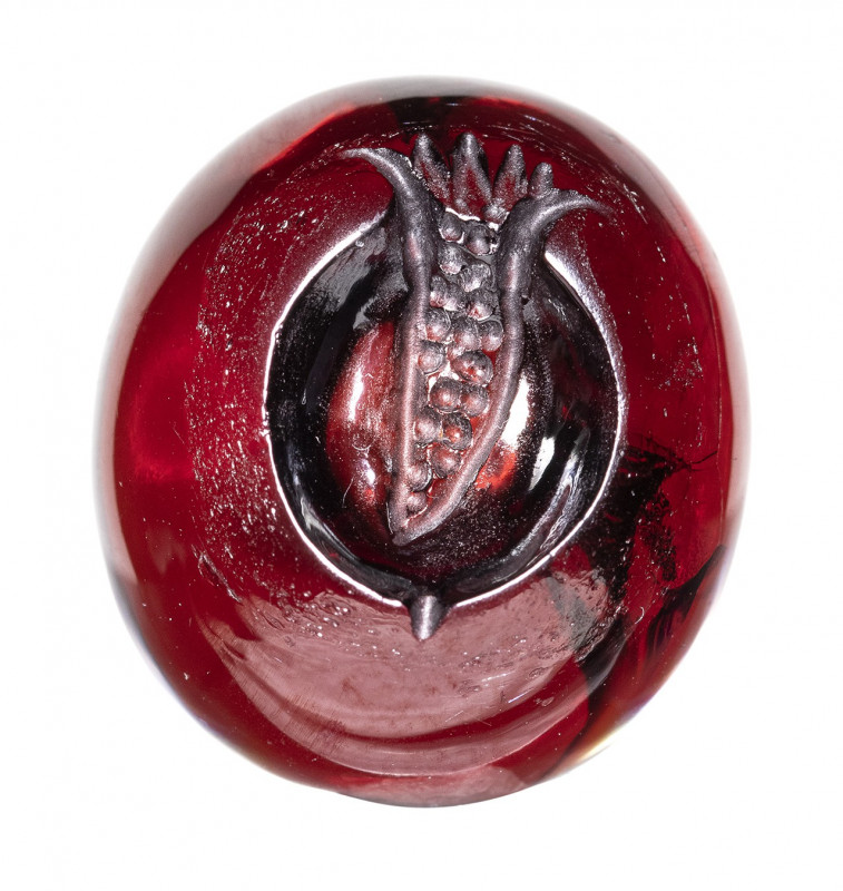 A rare greek hellenistic garnet cabochon intaglio. Pomegrenate.

4th - 3rd cen...