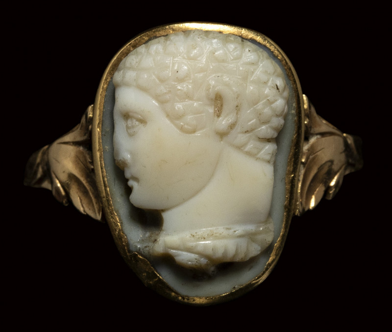 A fine roman onyx cameo set in a later gold ring. Hercules bust. 

2nd - 3rd c...