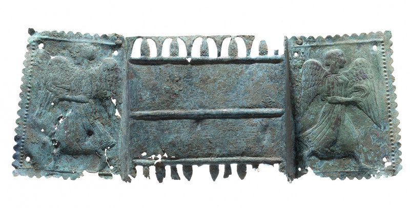 ETRUSCAN BRONZE PLAQUE
ca. 500 - 480 BC
cm 45 x 7

Part of a furniture, vehicle ...