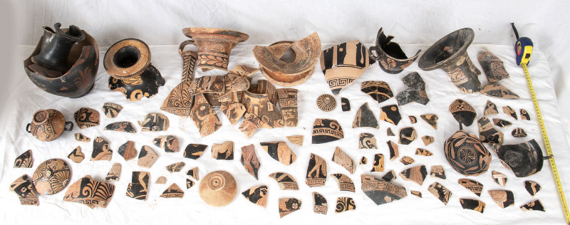 COLLECTION OF APULIAN RED-FIGURE POTTERY
4th - 3rd centuries BC

Provenance. Col...