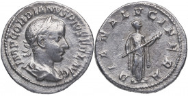 240 d.C. Gordiano III. Roma. Denario. RSC 69 – RIC 127. Ag. 2,55 g. DIANA LVCIFERA. Diana a derecha con antorcha. MBC+. Est.70.