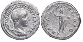241 d.C. Gordiano III. Roma. Denario. RSC 39 – RIC 111. Ag. 2,85 g. AETERNITATI AVG. Sol a izquierda con orbe. MBC+. Est.70.