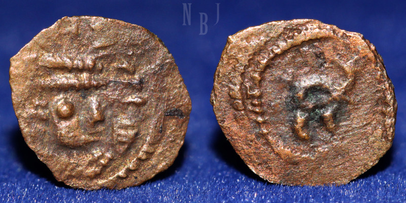 Arab-Sasanian. Anonymous, AE pashiz, 1/6 (0.24gm, 12mm) OBV: Crowned Sasanian-st...