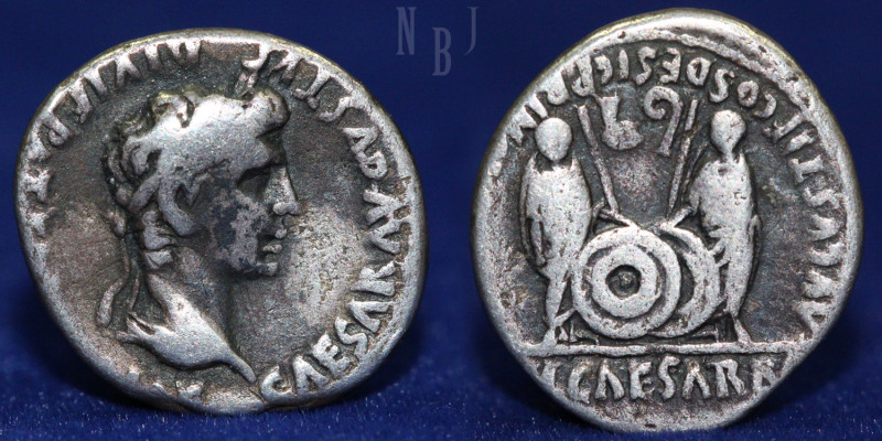 Augustus AR Denarius. Lugdunum, (3.72gm, 19mm) 7-6 BC. CAESAR AVGVSTVS DIVI F PA...