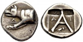 ARGOLIS. ARGOS. Triobol, 440-370 v. Chr. Wolfsprotome n.l., unter dem Kopf Δ Rv. Großes Α zwischen Α-Ι auf einem vertieften Quadrat, zwischen den Sche...