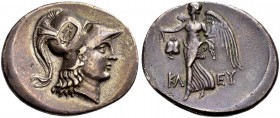 PAMPHYLIEN. SIDE. Tetradrachmon um 200 v. Chr. Athenakopf im korinthischen Helm mit dreifachem Helmbusch n.r. Rv. Nike n.l. fliegend, in der vorgestre...