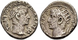 ÄGYPTEN. ALEXANDRIA. Tiberius, 14-37. Billon-Tetradrachmon mit Divus Augustus, 27-28. Kopf mit L. n. r., unter dem Kinn Datum LIΔ (? =Jahr 14). Rv. ΘΕ...