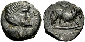 HISPANIEN. KASTILO-CASTULO (CAZLONA, LINARES). Bronze um 150 v. Chr. Barbarisierter Kopf mit Diadem n.r. Rv. Stier n. r., darüber Mondsichel, verwil­d...