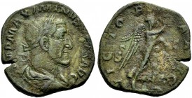 KAISERZEIT. Maximinus I. Thrax, 235-238. Sesterz, 235-236 Drap., gep. Büste mit L. n. r. Rv. VICTORIA AVG / SC Victoria n. r. gehend, Kranz und Palme ...