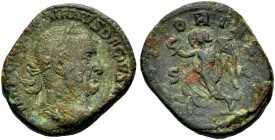 KAISERZEIT. Traianus Decius, 249-251. Sesterz. Drap. und gep. Büste mit L. n.r., von vorne gesehen. Rv. VICTORIA AVG / S - C Victoria im langen Gewand...