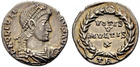 KAISERZEIT. Julianus II., 360-363. Reduzierte Siliqua, Trier. Drap., gep., bartlose Büste mit D. n.r. / VOTIS/V/MVLTIS/X in einem Lor­beerkranz, unten...