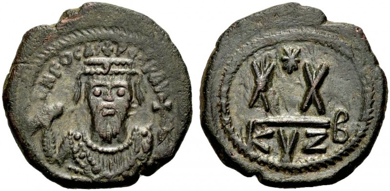 Phocas, 602-610. Halbfollis, Kyzikos. Frontalbüste mit Kreuzkrone, Mappa und Kre...