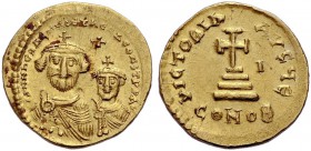 Heraclius, 610-641. Mit Heraclius Constantin. Solidus, 616-625. Die beiden Büsten von vorne, in Chlamys, mit Krone, dazwischen Kreuz. Rv. VICTORIA - A...