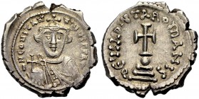 Constans II., 641-668. Hexagramm, 641-647. Drap., gep. Büste mit Krone von vorne, auf der Rechten Kreuzglobus haltend. Rv. deys ADIytA ROMANIS Kreuz a...